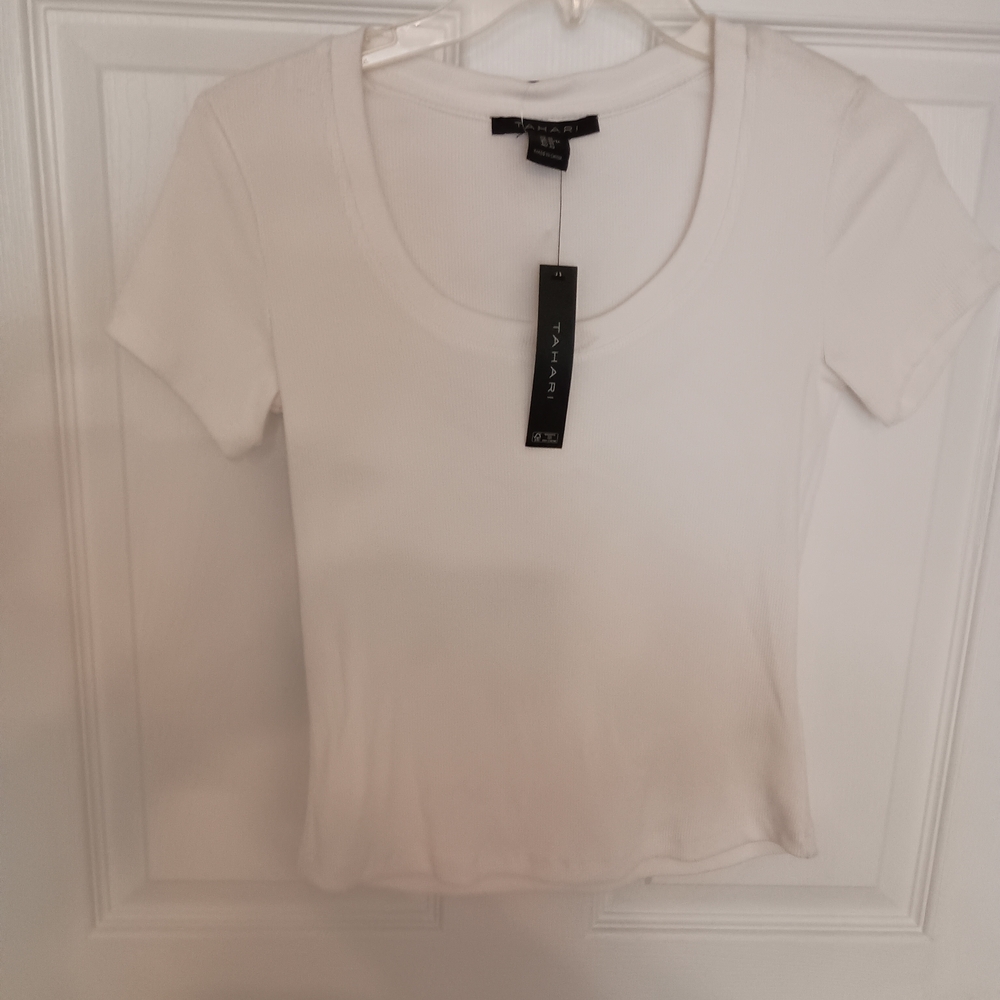 Tahari White And Tan Short Sleeve Tee